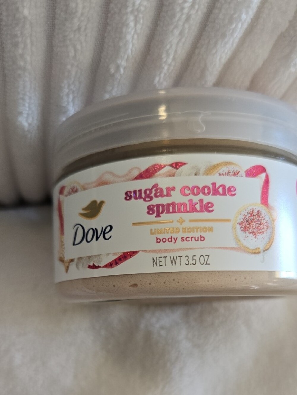Dove Sugar Cookie Sprinkle Body Scrub — Limited Edition. - Picture 2 of 4
